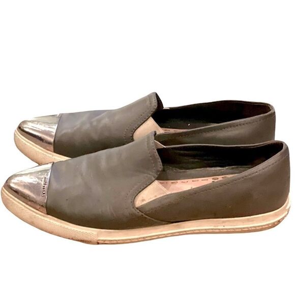 Miu Miu gray sneakers with silver tips - Picture 2 of 3